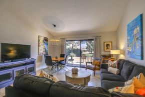 Luxury Palm Desert Condo with Patio on Golf Course!